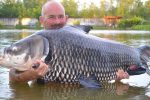 British angler lands world's heaviest carp in Thailand